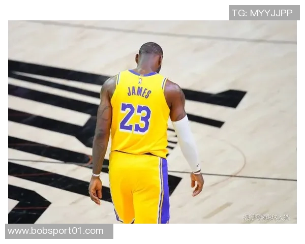 霍华德向ChatGPT询问历史前十球员的答案引发热议乔丹詹姆斯库里等传奇球星榜单揭秘