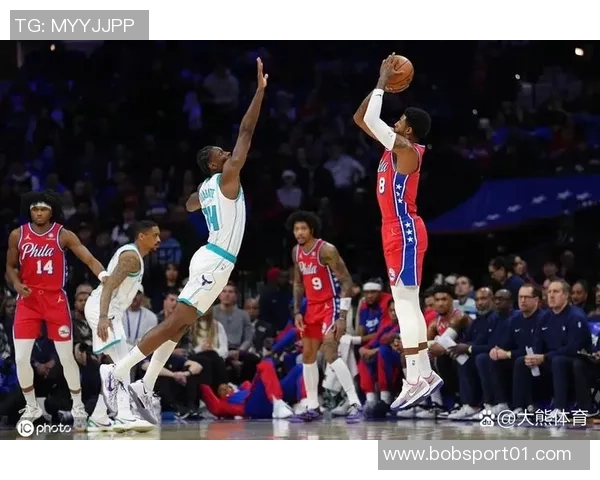 保罗乔治状态低迷10投仅中2球全场仅得7分6篮板表现令人失望