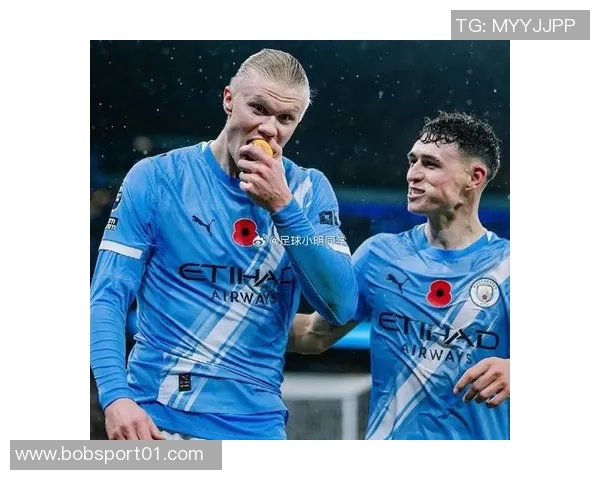 哈兰德分享全队庆祝合影感慨艰难时刻坚持不懈的奋斗精神