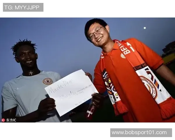 弗拉格感受球迷热情期待继续展现精彩表现回馈支持